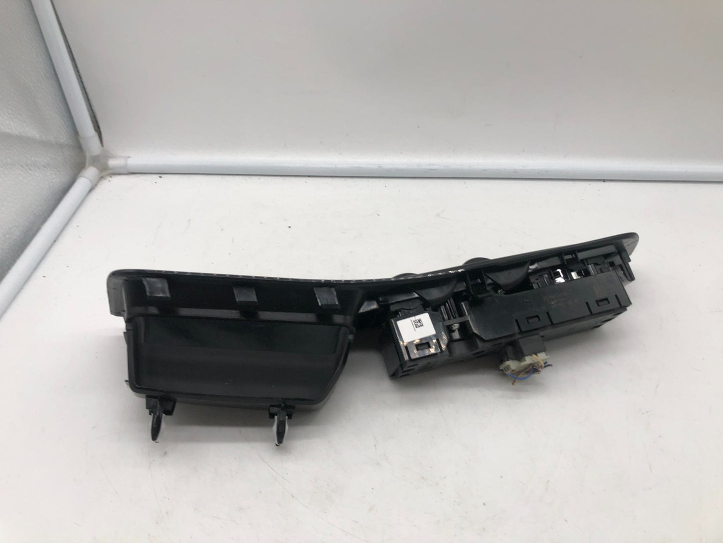 2015-2016 Ford Edge Master Power Window Switch OEM A01B20024