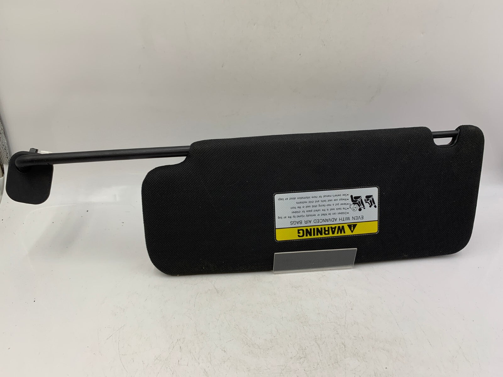 2015-2019 Hyundai Elantra Passenger Sun Visor Black Illuminated OEM B03B30046