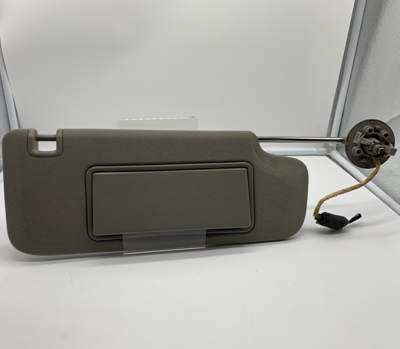 2015-2019 Cadillac CTS Passenger Sun Visor Beige Illuminated OEM B04B37002