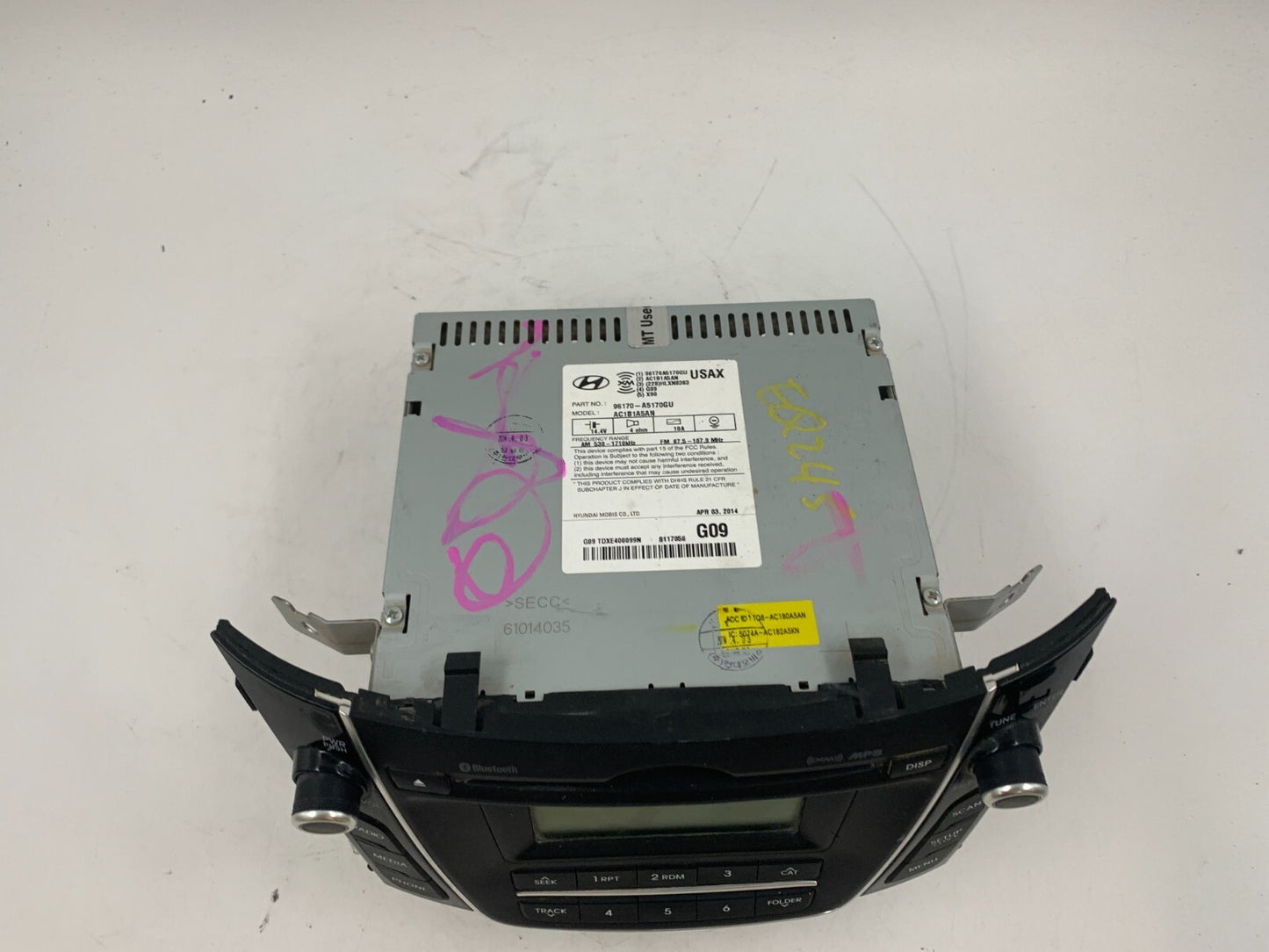 2013-2015 Hyundai Elantra AM FM CD Player Radio Receiver OEM E01B68001