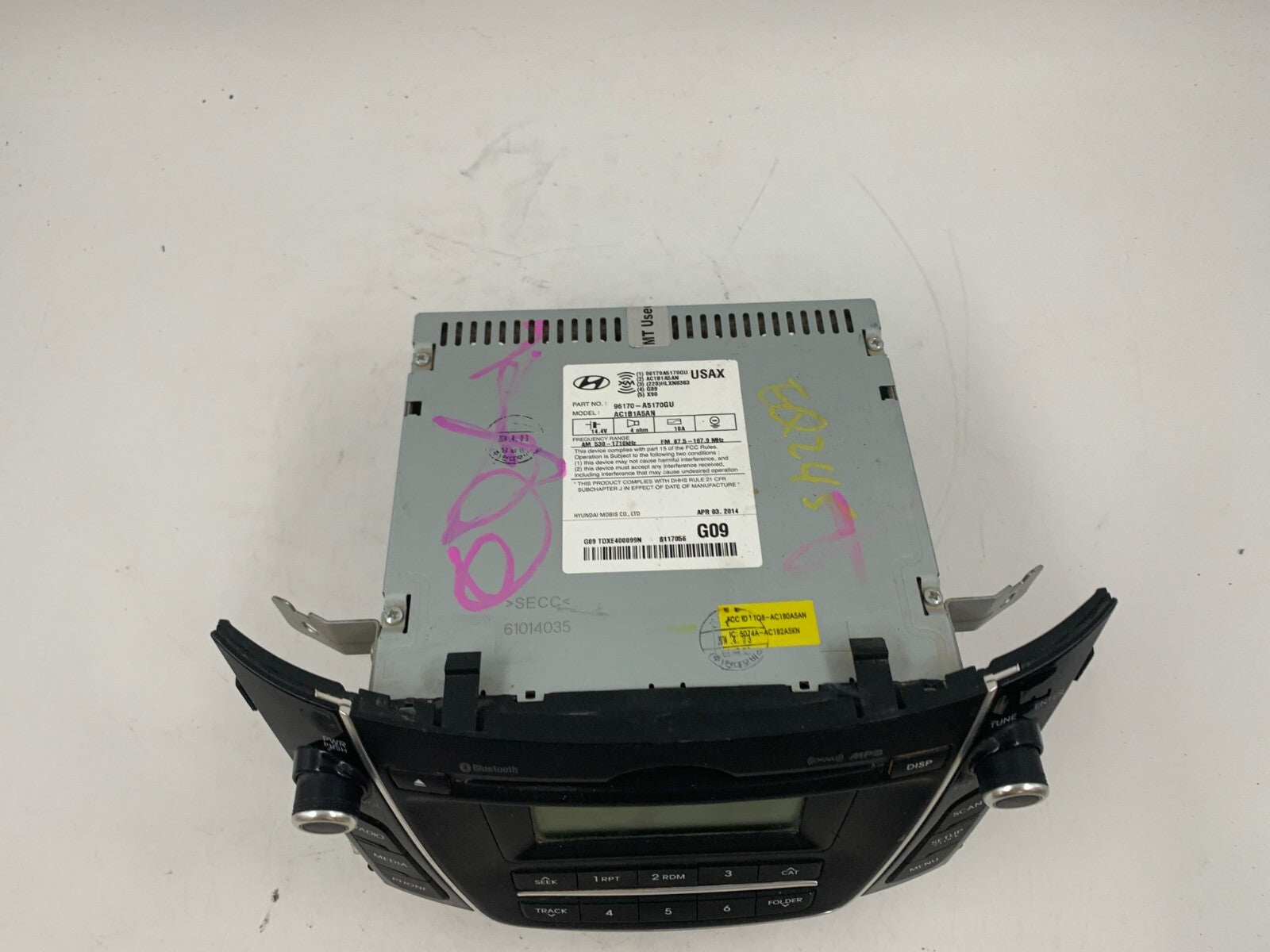 2013-2015 Hyundai Elantra AM FM CD Player Radio Receiver OEM E01B68001