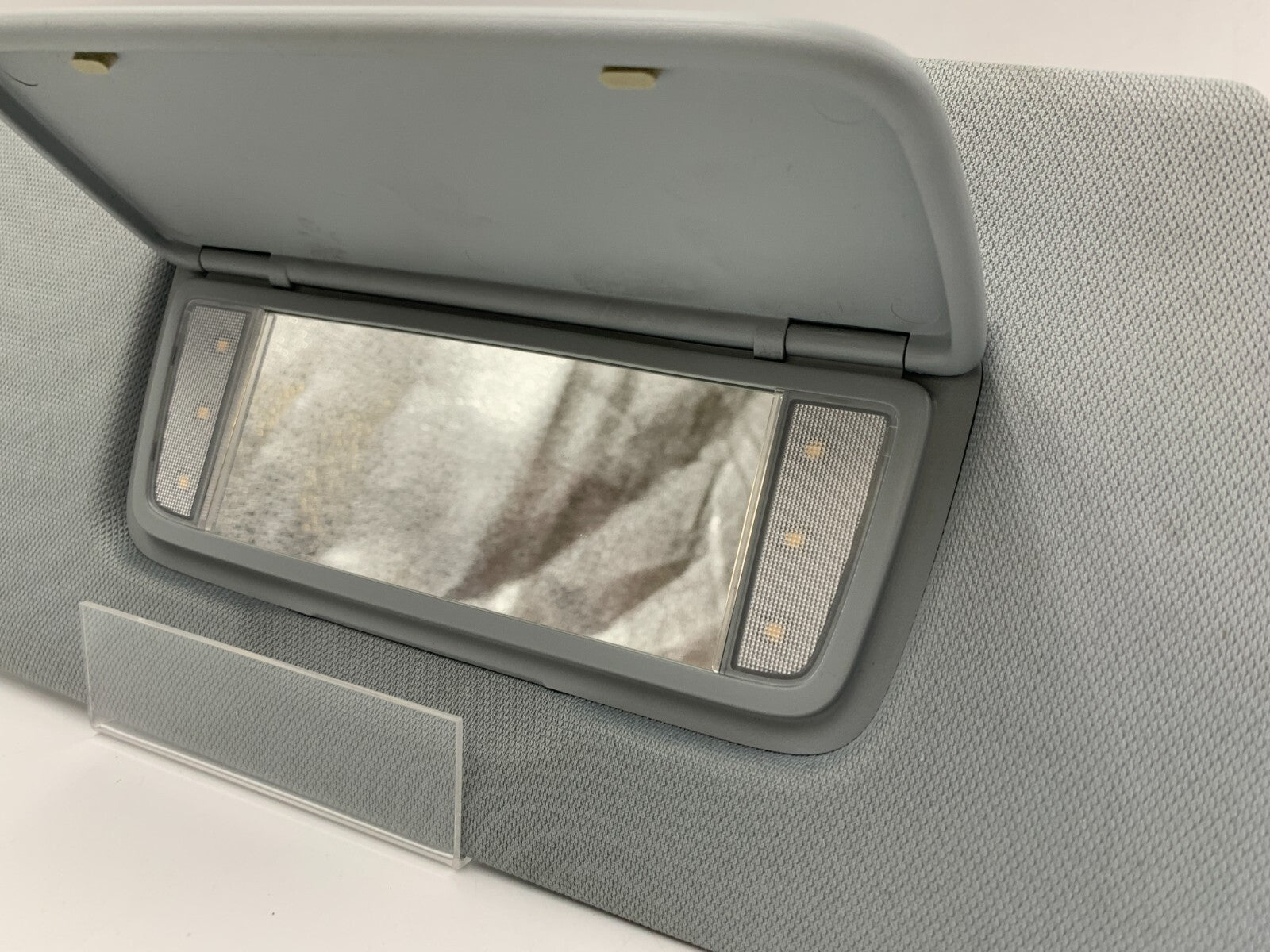 2019-2022 Chevrolet Blazer Passenger Sun Visor Gray Illuminated OEM D01B09027