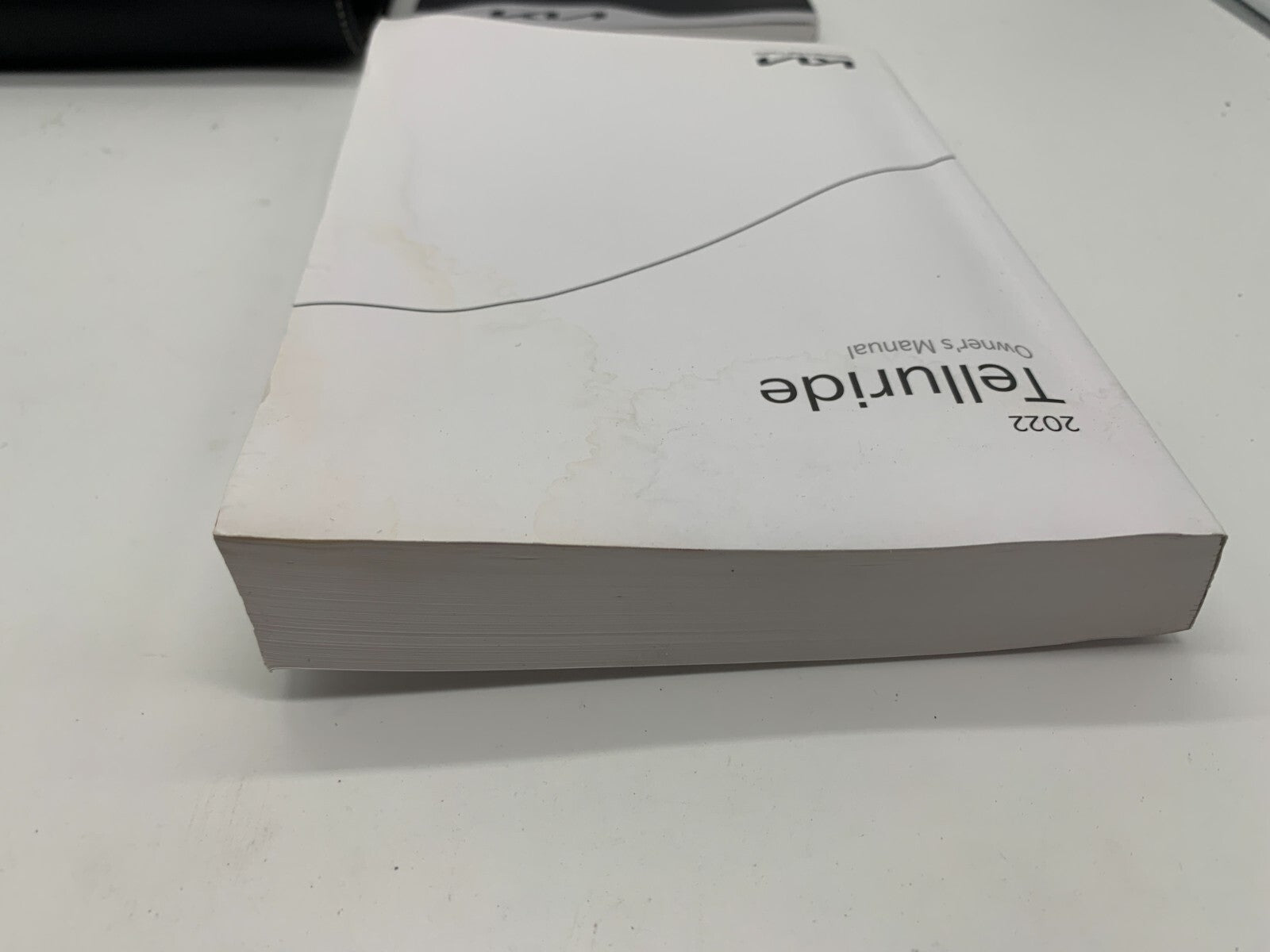 2022 Kia Telluride Sedan Owners Manual Set with Case OEM E01B46009