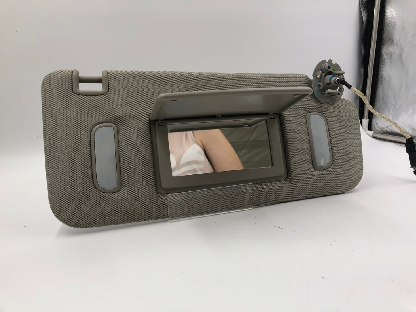 2013-2015 Chevrolet Trax Passenger Sun Visor Gray Illuminated OEM C03B17020
