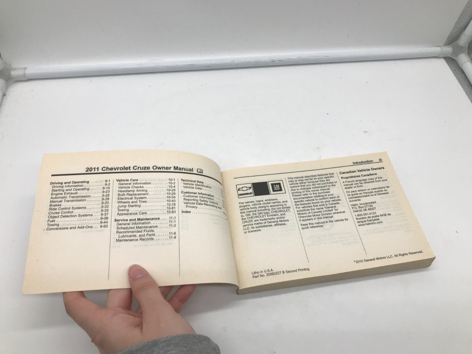 2011 Chevrolet Cruze Owners Manual OEM C02B45033