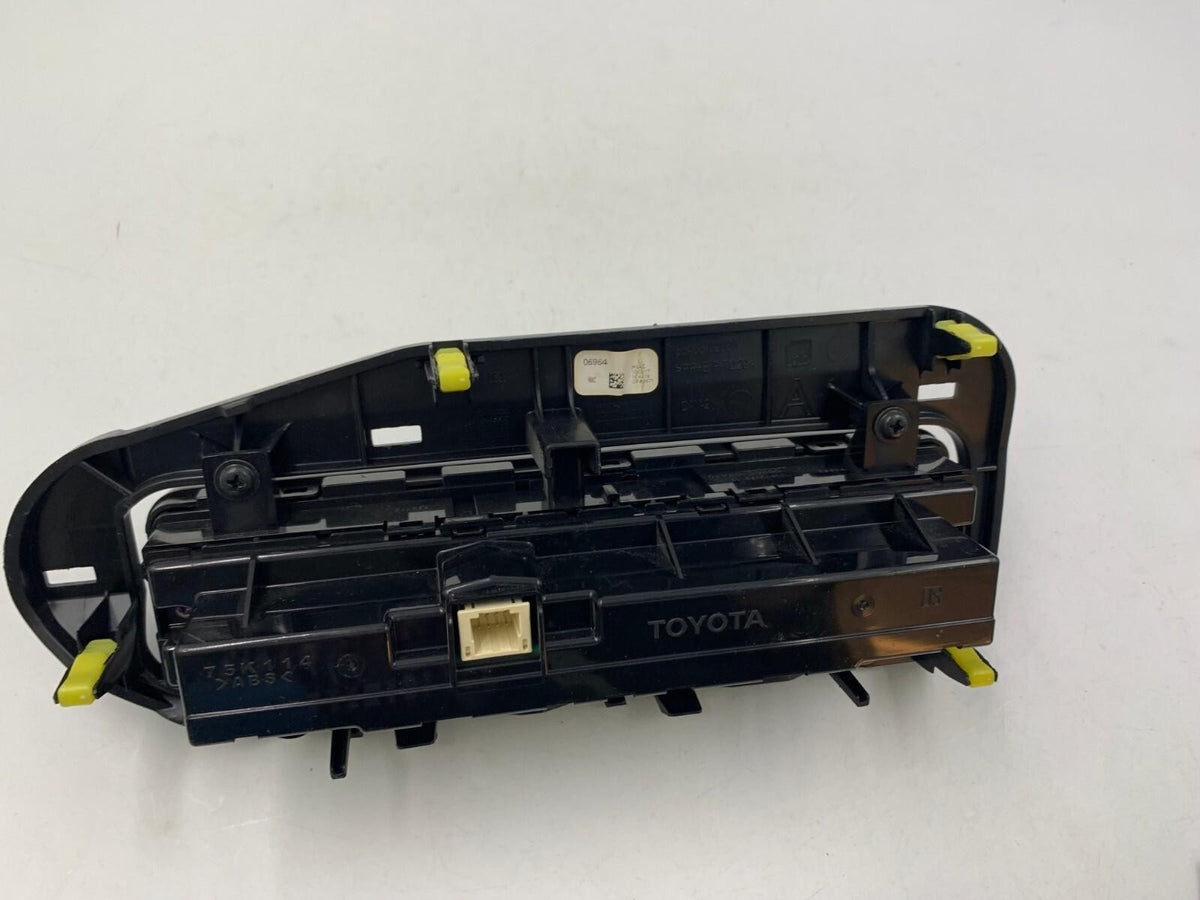 2017-2019 Toyota Corolla AC Heater Climate Control Unit OEM D01B52087
