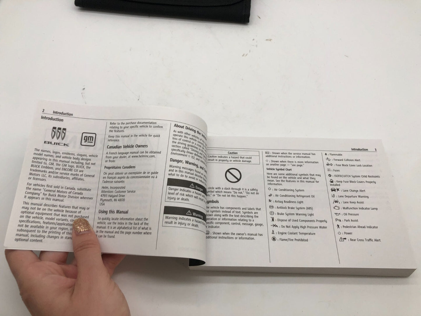 2024 Buick Encore GX Owners Manual with Case OEM C01B53028