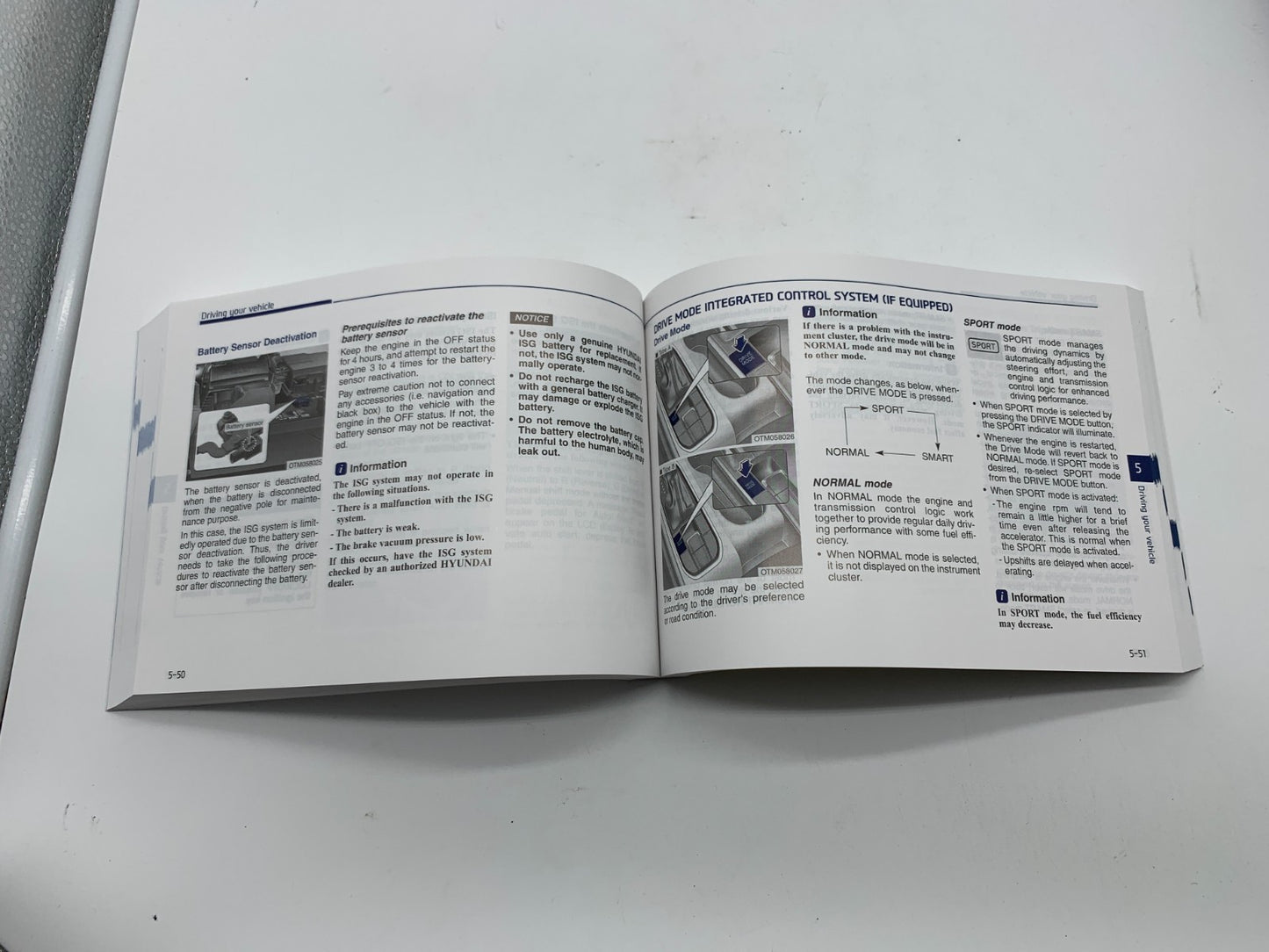 2020 Hyundai Santa FE Owners Manual Set with Case OEM C03B26051