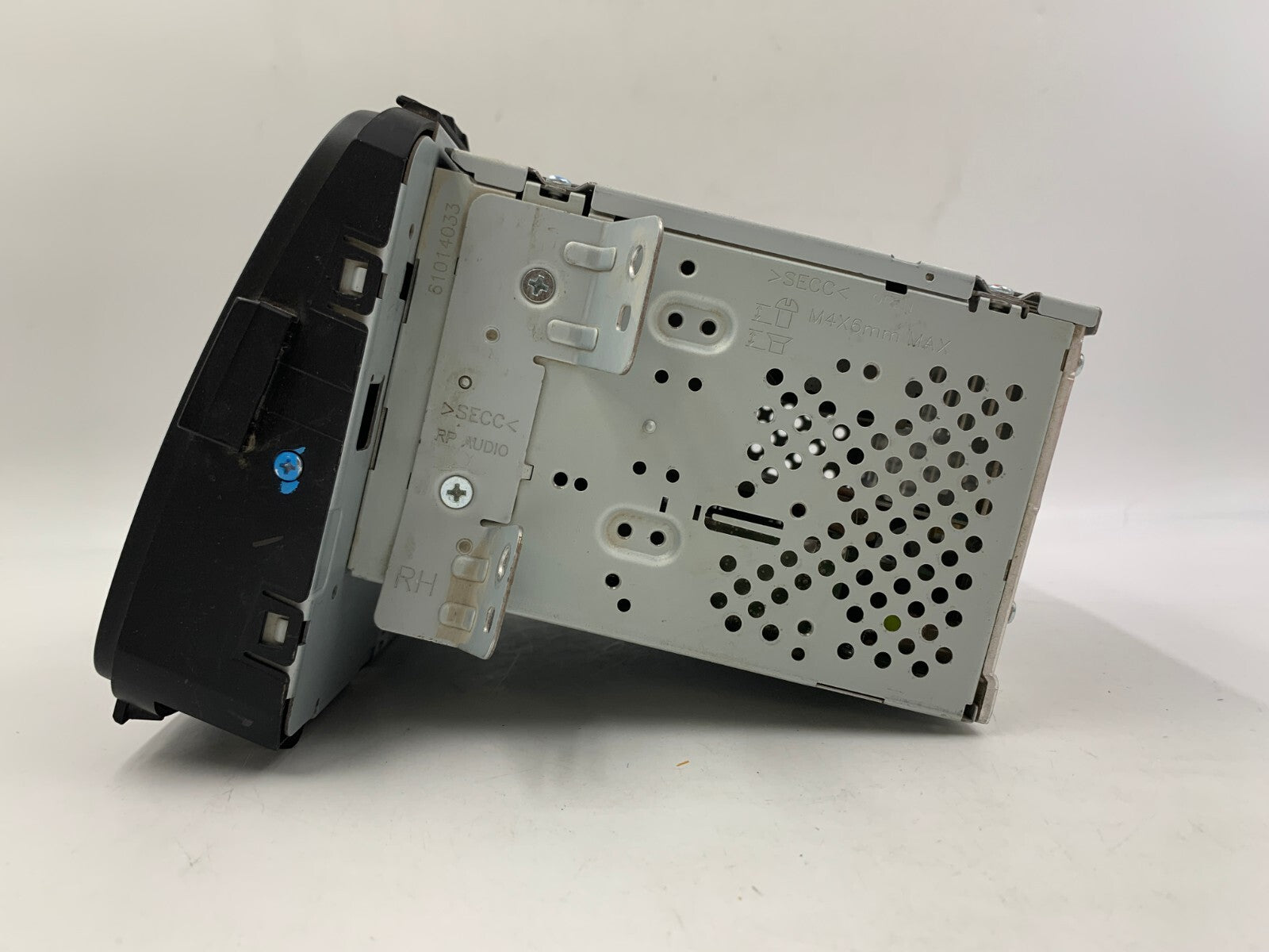 2014-2017 Kia Rondo AM FM CD Player Radio Receiver OEM A01B07055