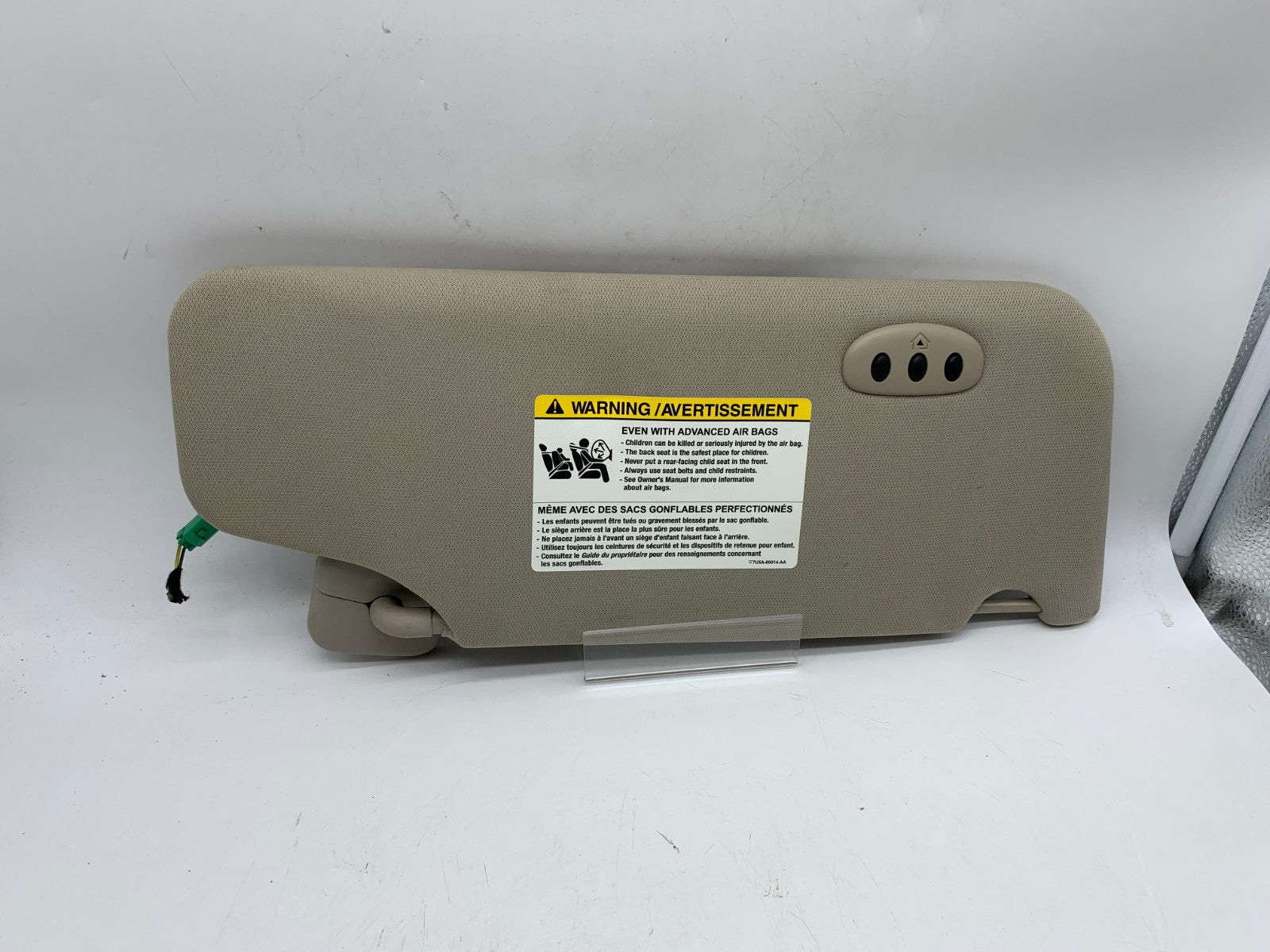 2010-2011 Ford Taurus Driver Sun Visor Gray Illuminated OEM D02B43010