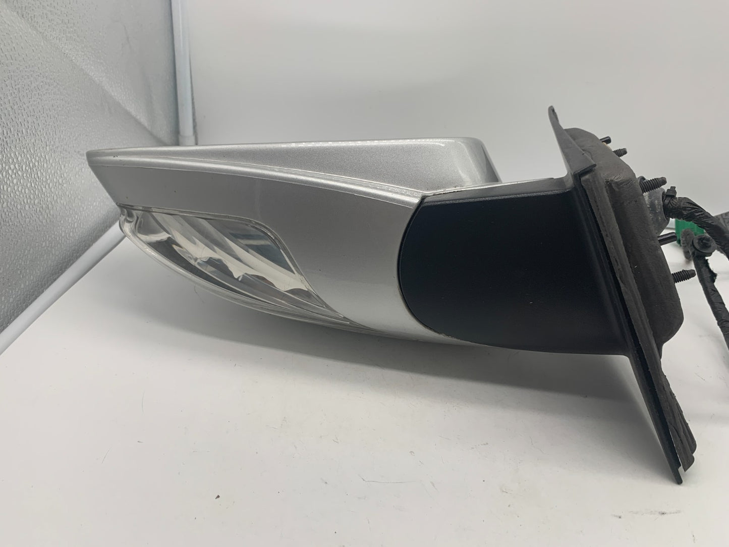 2008-2012 Buick Enclave Driver Side View Power Door Mirror Silver OEM