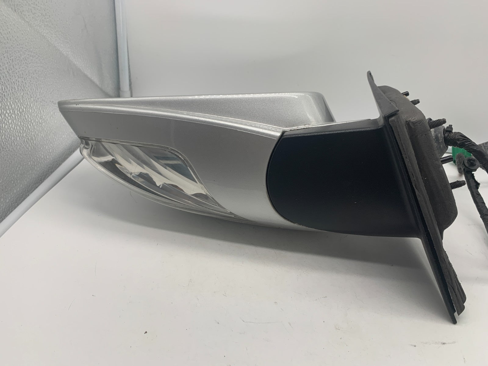 2008-2012 Buick Enclave Driver Side View Power Door Mirror Silver OEM