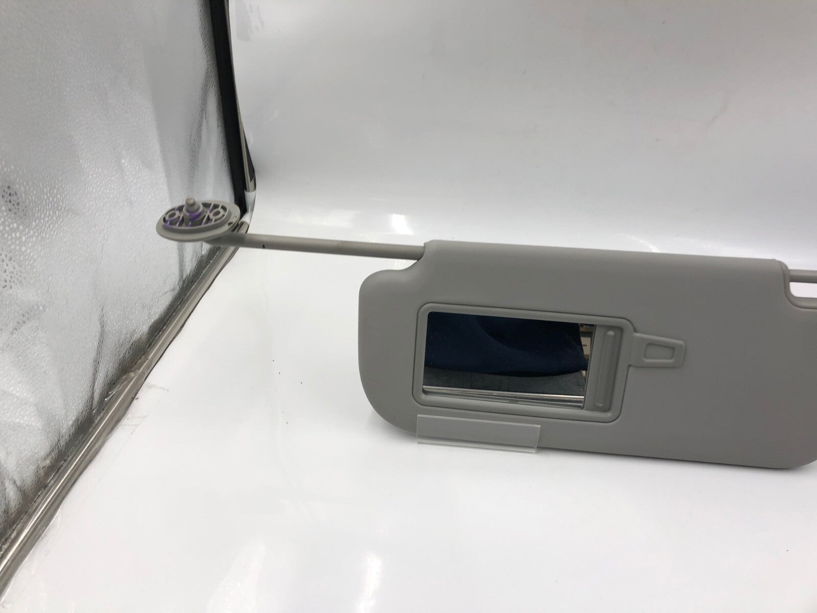 2014-2019 Kia Soul Driver Sun Visor Gray Illuminated OEM E02B22057
