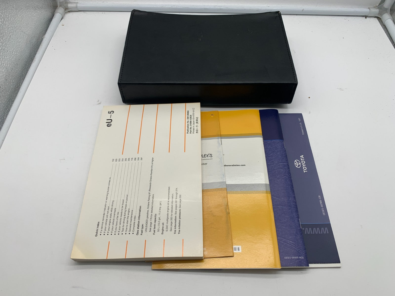2008 Toyota Camry Owners Manual Set with Case OEM B04B54068