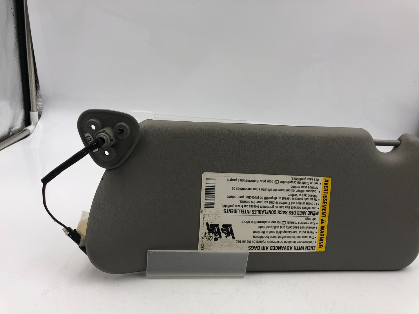2003-2007 Cadillac CTS Passenger Sun Visor Gray Illuminated OEM A04B27023