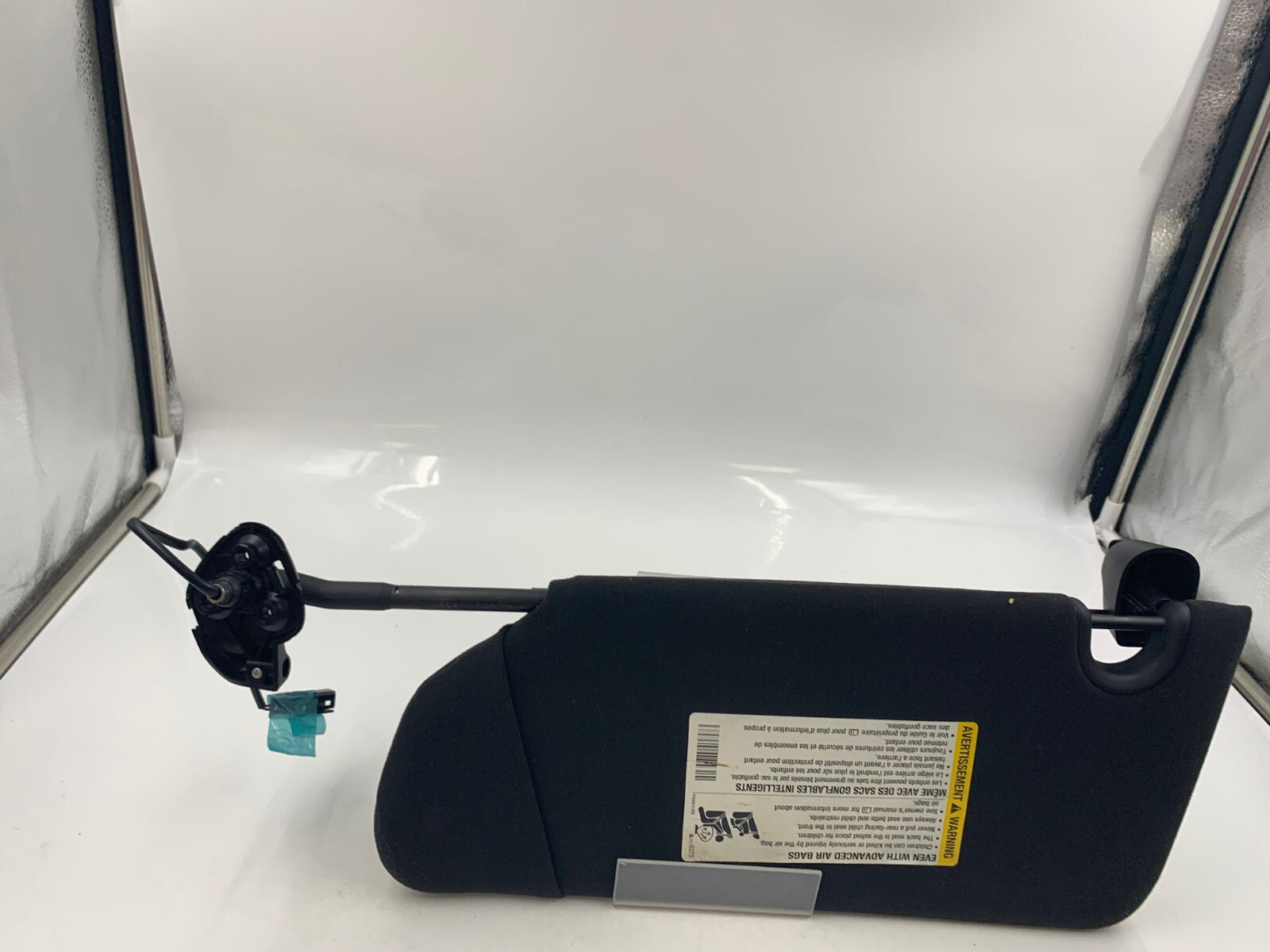 2006-2007 Cadillac DTS Passenger Sun Visor Black Illuminated OEM A01B42027