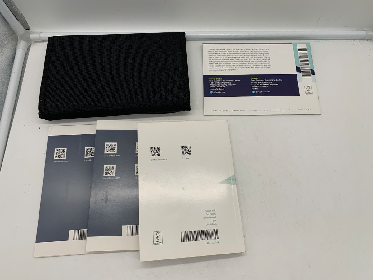 2017 Ford Focus Owners Manual Set with Case OEM R01B32008