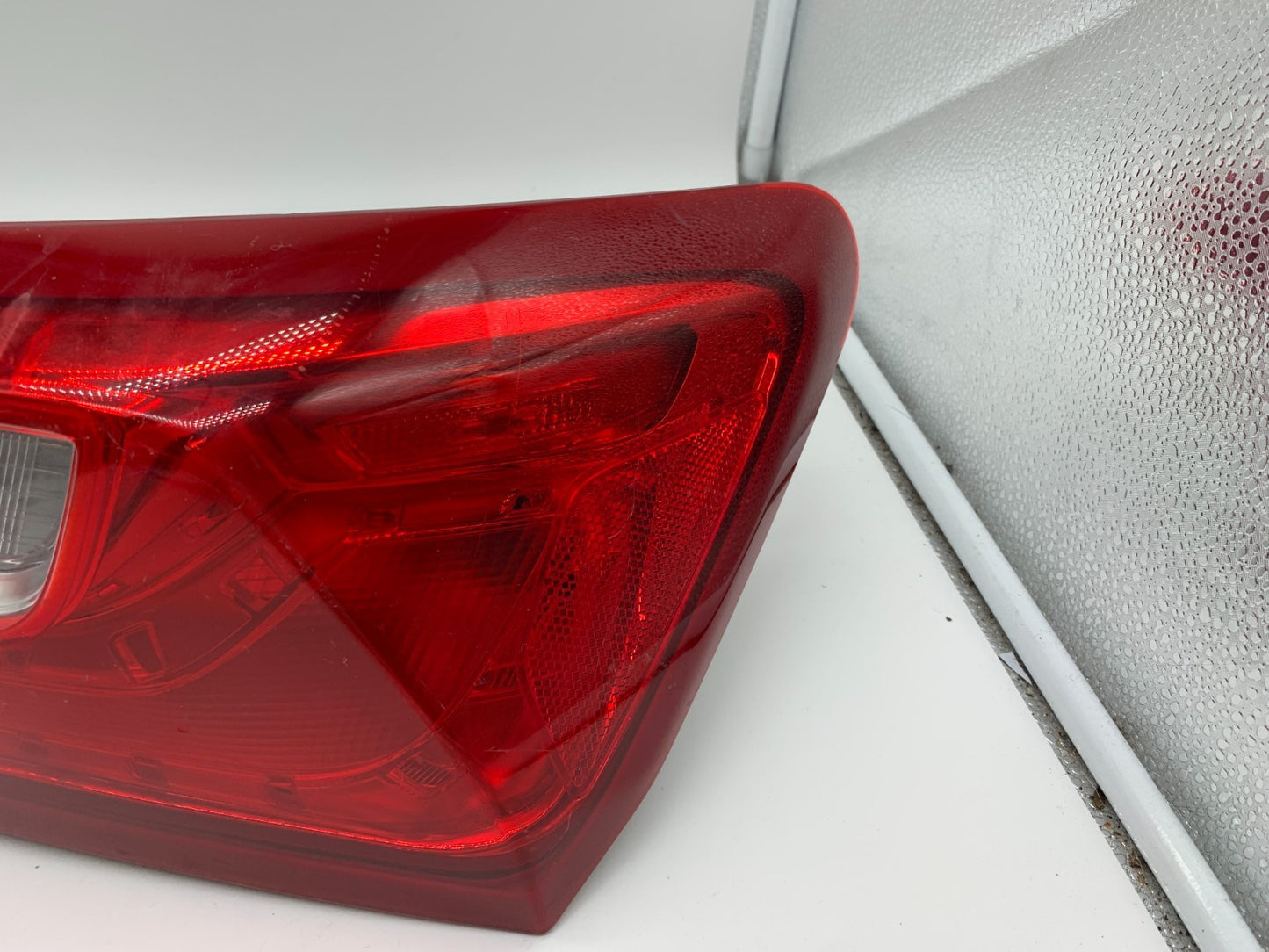2016-2023 Chevrolet Malibu Passenger Side Tail Light Taillight OEM D02B68002