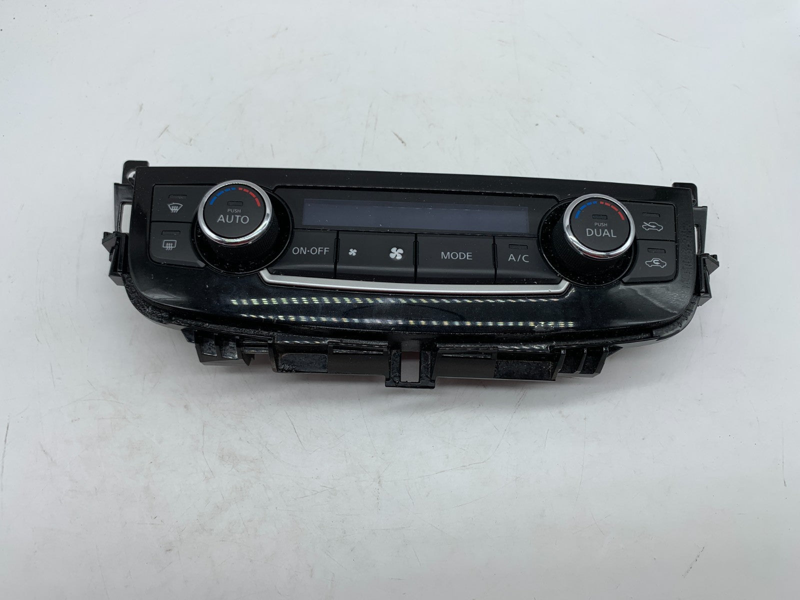 2016-2018 Nissan Altima Climate Control AC Heater OEM B03B35001