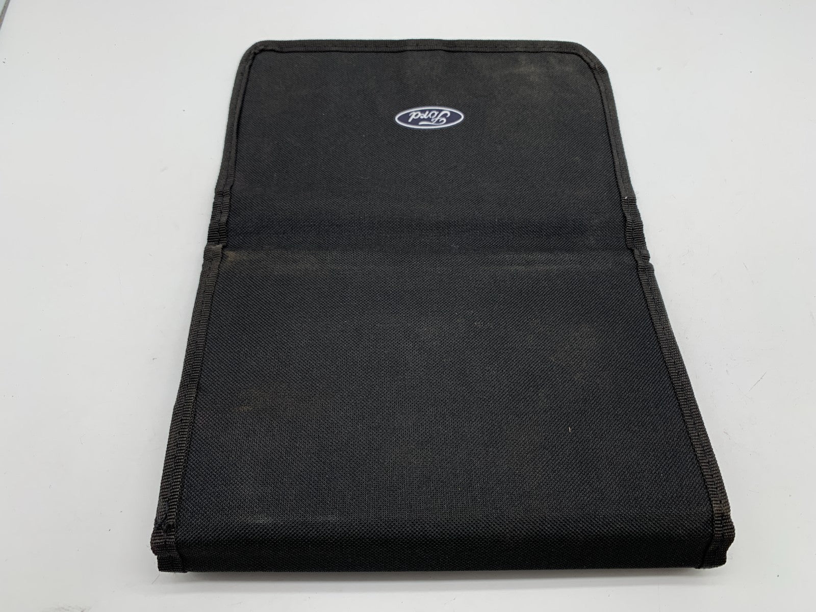2018 Ford Fusion Owners Manual Set with Case OEM A04B08022