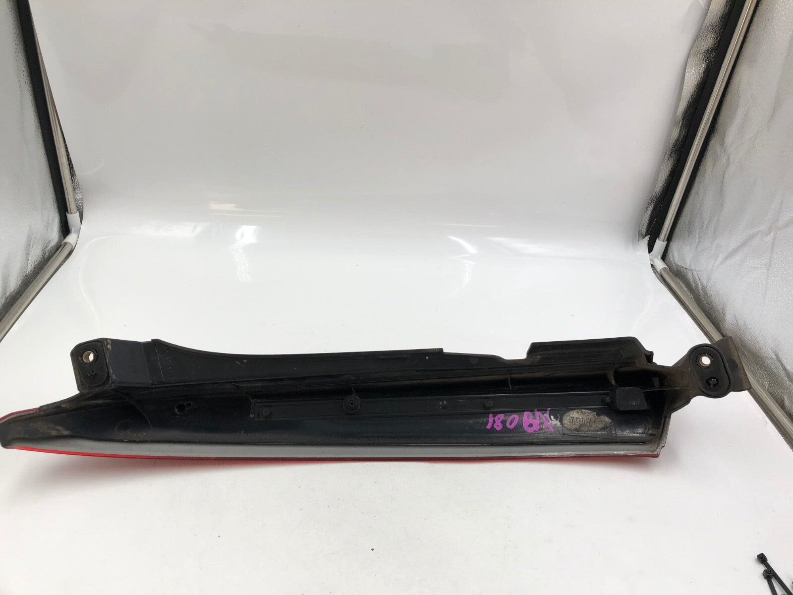 2003-2006 Volvo XC90 Passenger Upper Tail Light Taillight OEM D03B58001