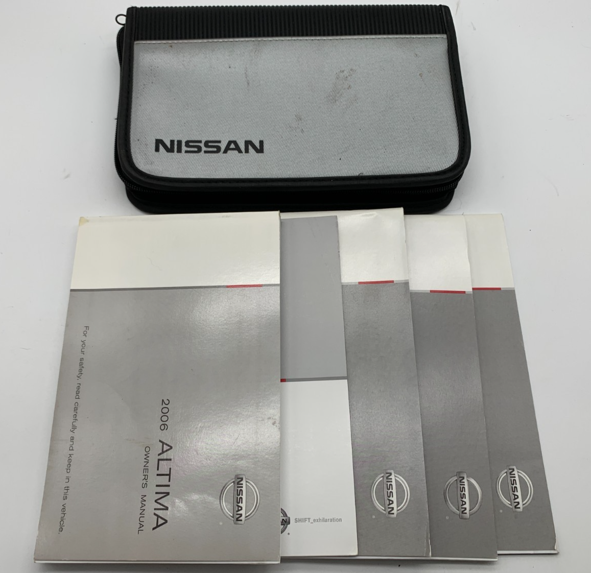 2006 Nissan Altima Owners Manual Set with Case OEM B02B56007