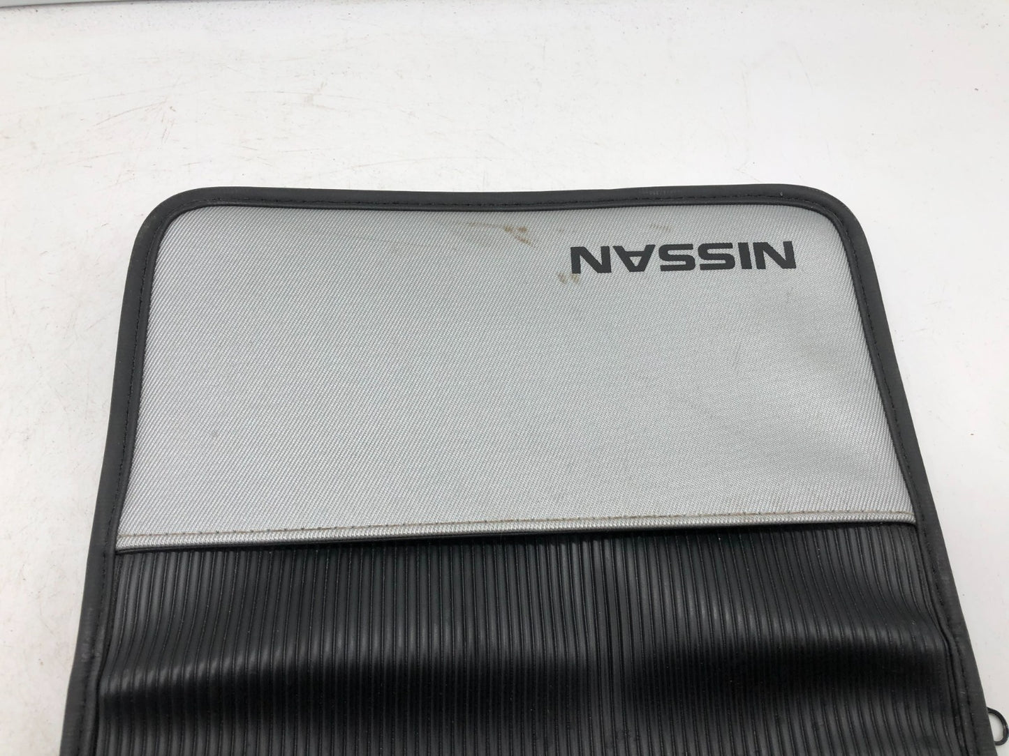 2007 Nissan Owners Manual Case Only OEM A02B42007