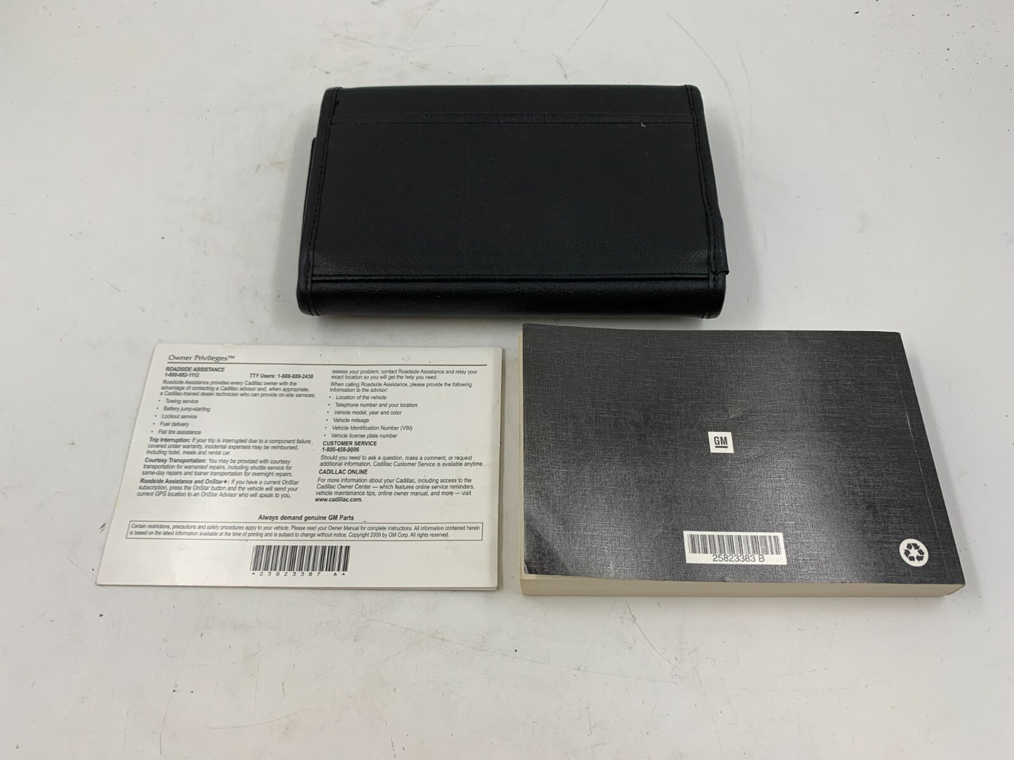 2010 Cadillac SRX Owners Manual Set with Case OEM C04B31052