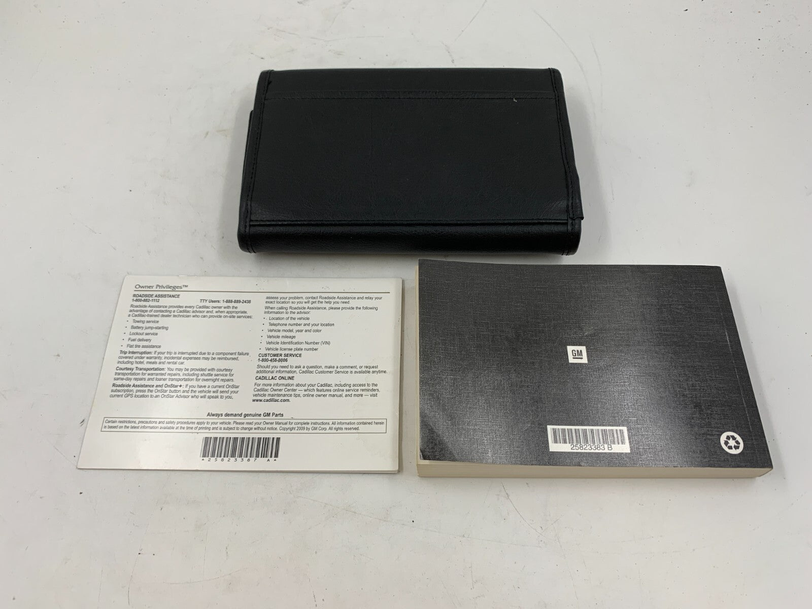 2010 Cadillac SRX Owners Manual Set with Case OEM C04B31052