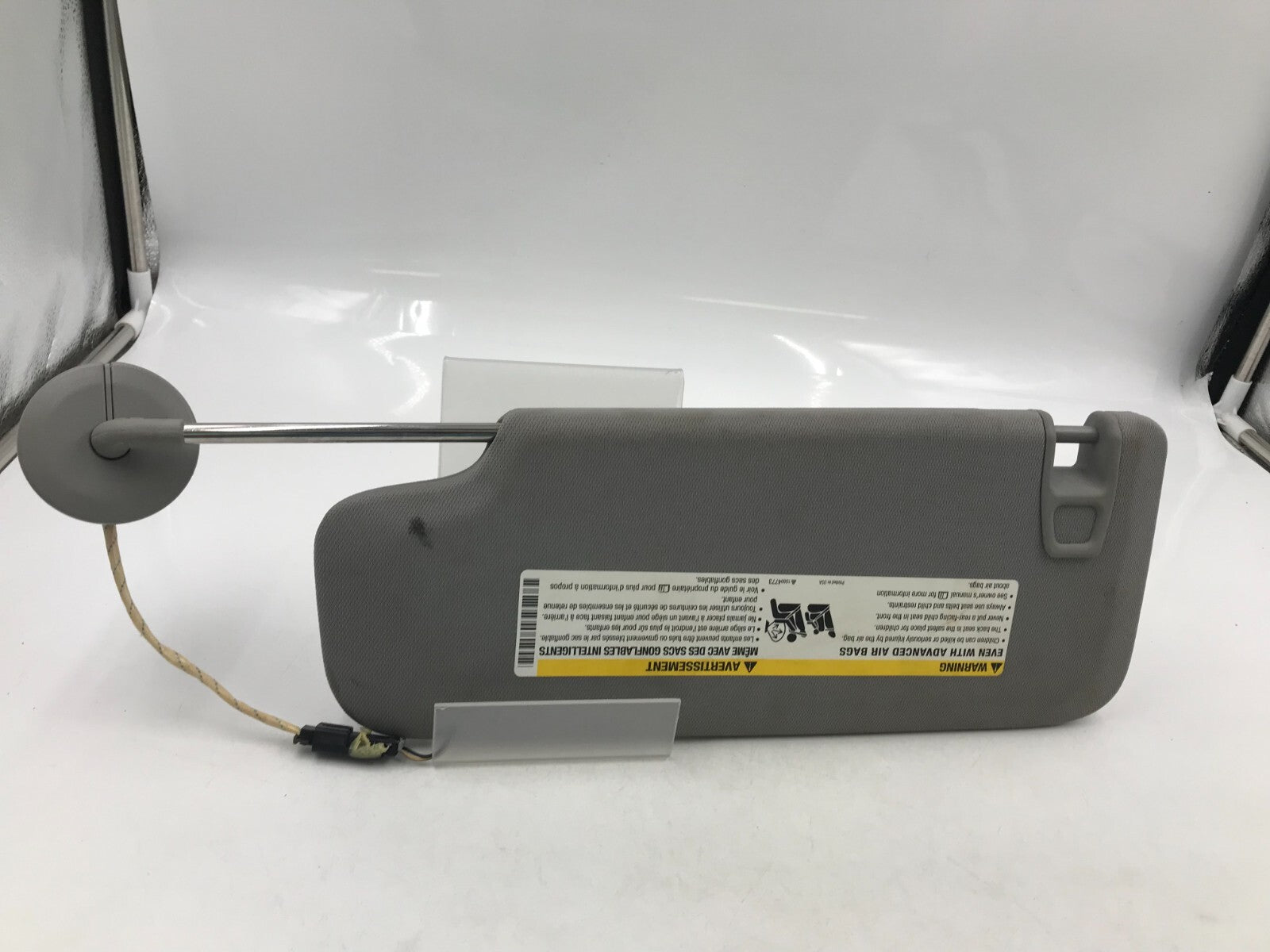 2016-2023 Chevrolet Malibu Passenger Sun Visor Gray Illuminated OEM D04B58005