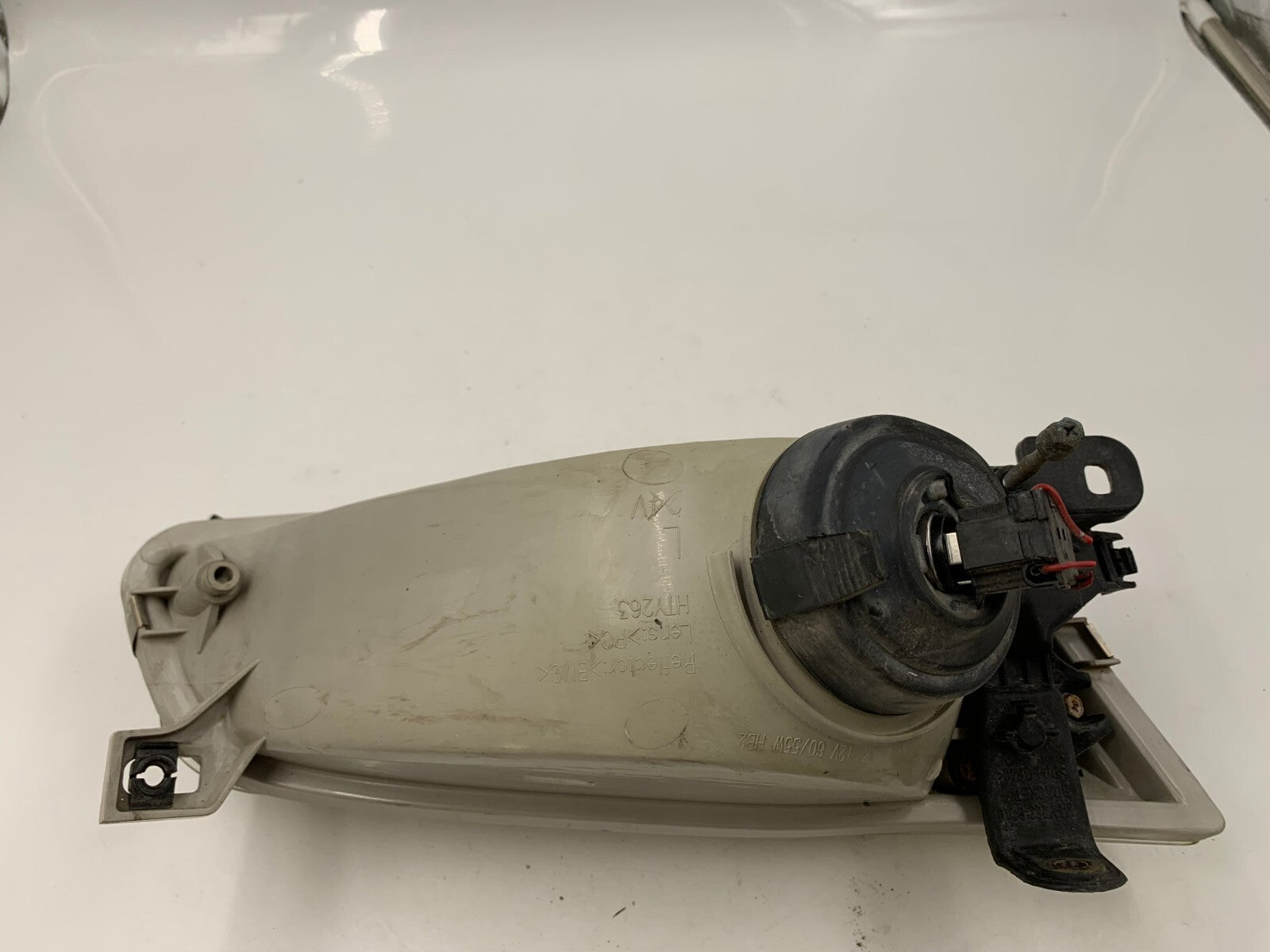 1997-1999 Toyota Camry Driver Side Head Light Headlight OEM E01B28020