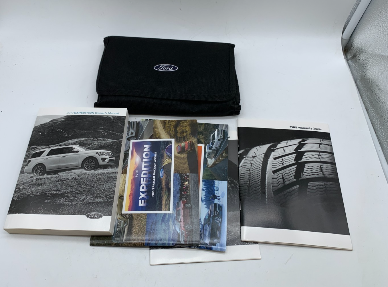 2019 Ford Expedition Owners Manual Set with Case OEM B01B27006