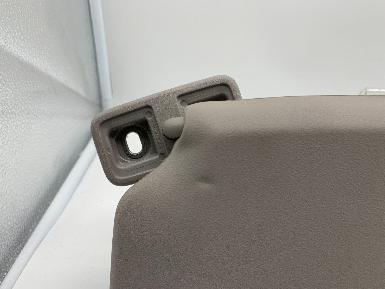 2007-2011 Volvo S40 Passenger Sun Visor Sunvisor Gray Illumination OEM A04B01009