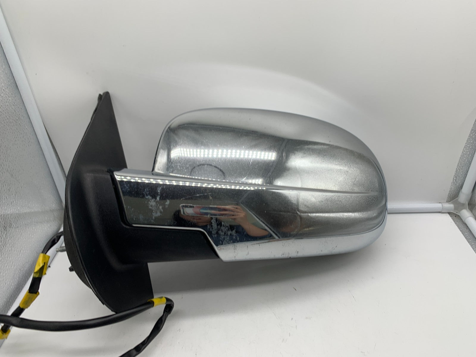 2009-2014 Chevrolet Silverado 1500 Driver Power Door Mirror Chrome OEM A01B46001