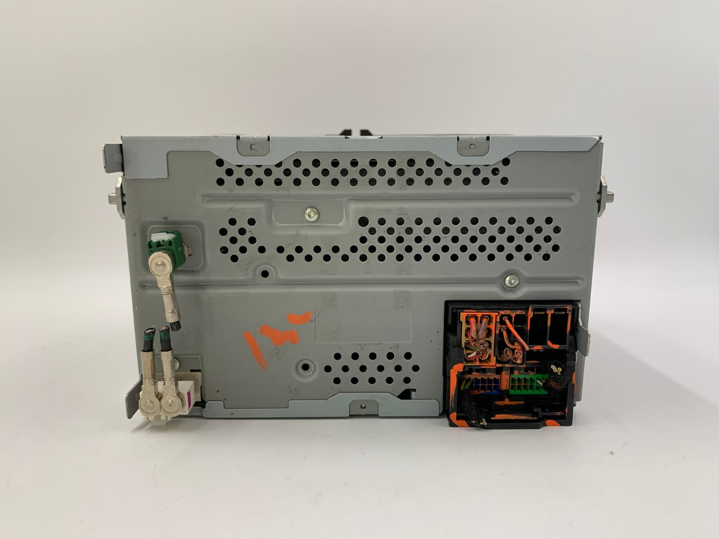 2013-2015 Volkswagen Passat AM FM CD Player Radio Receiver OEM B04B09004