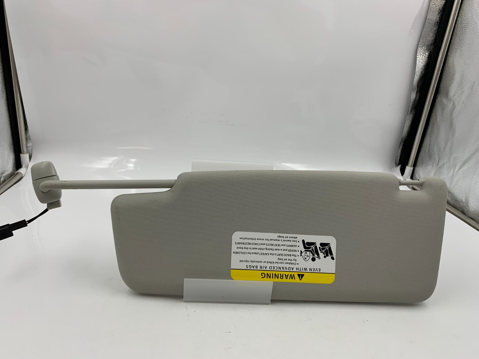 2012-2020 Volkswagen Passat Passenger Sunvisor Gray Illumination OEM E02B21058