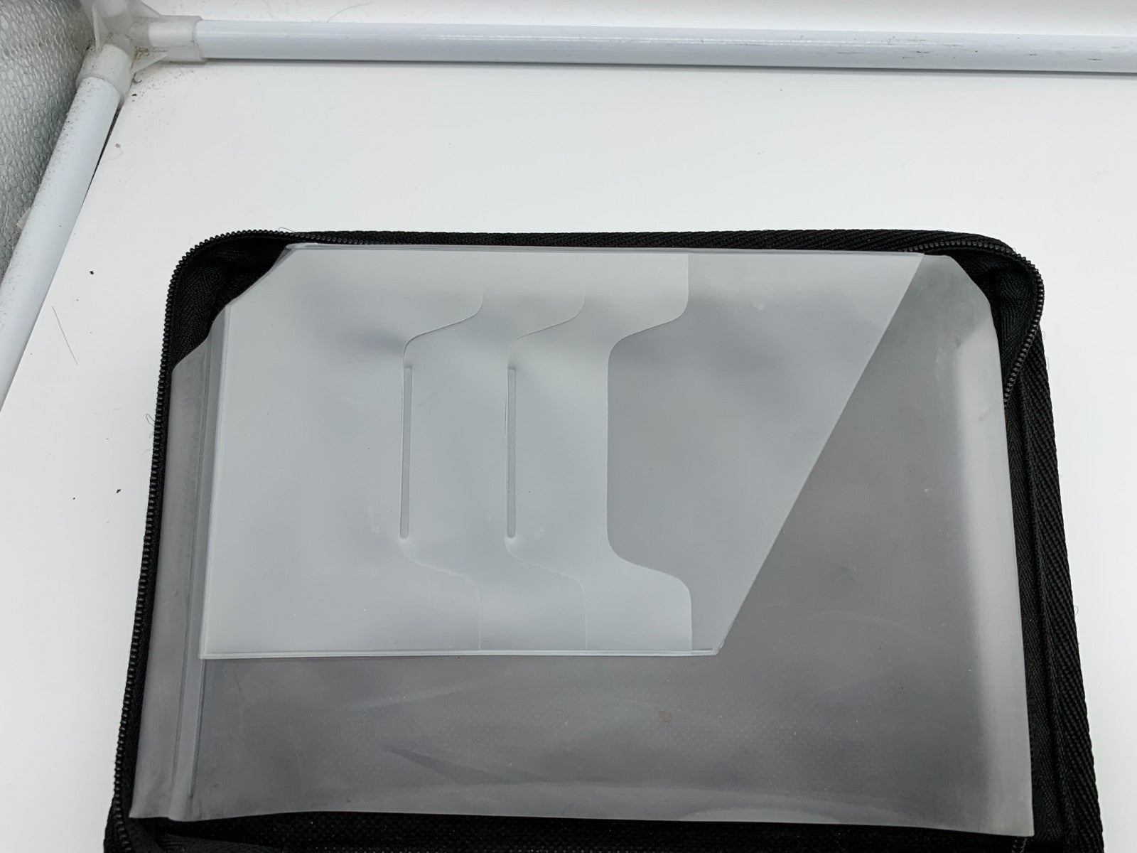 2003 Ford Focus Owners Manual Set with Case OEM B04B04071