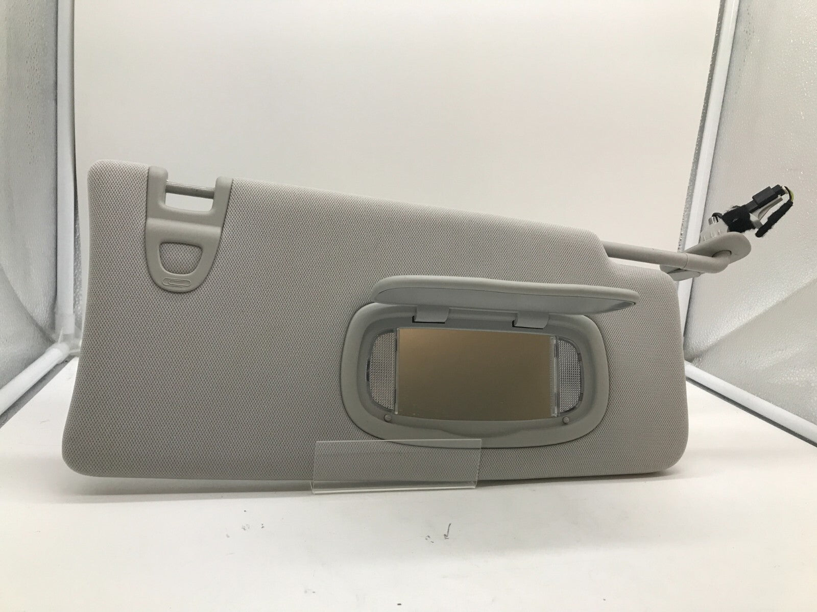 2017-2021 Jeep Compass Passenger Sun Visor Illuminated Gray OEM A01B50032