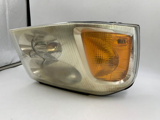 2004-2005 GMC Envoy XUV Passenger Side Head Light Headlight OEM B02B41044