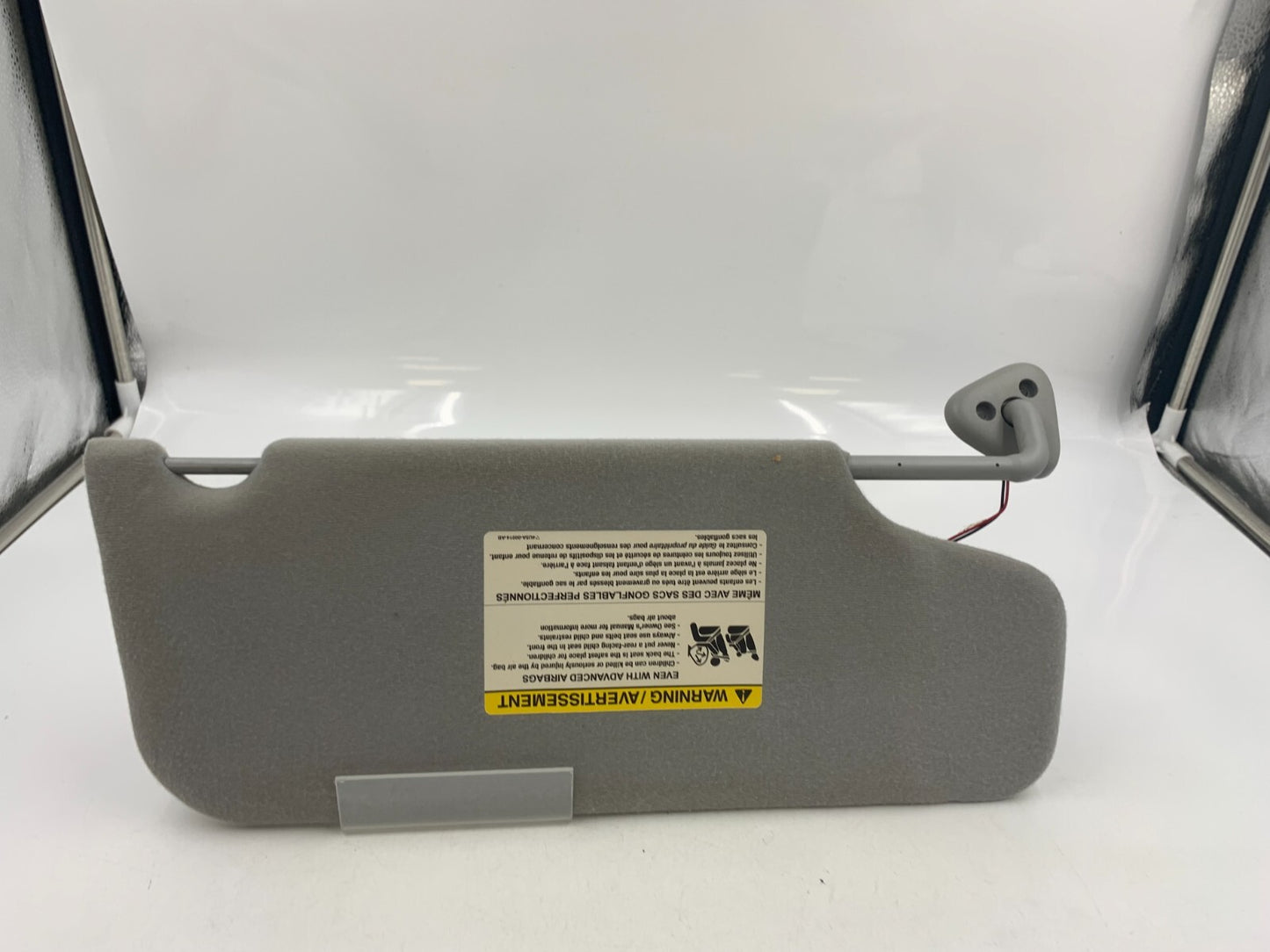 2005-2007 Ford Freestyle Driver Visor Sun Visor Gray Illuminated OEM C02B49011