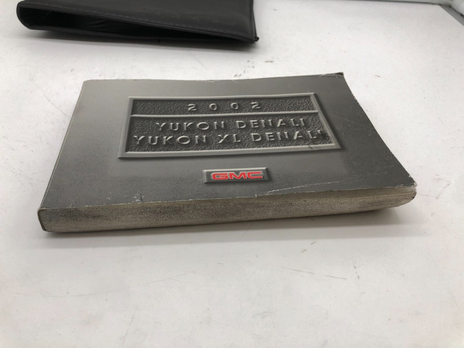 2002 GMC Yukon 1500 Owners Manual with Case OEM C01B53027
