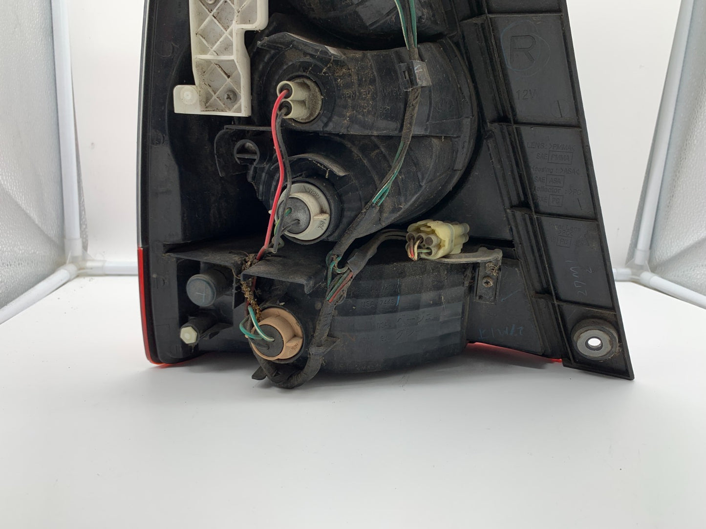 2006-2008 Subaru Forester Passenger Side Tail Light Taillight OEM B03B31036