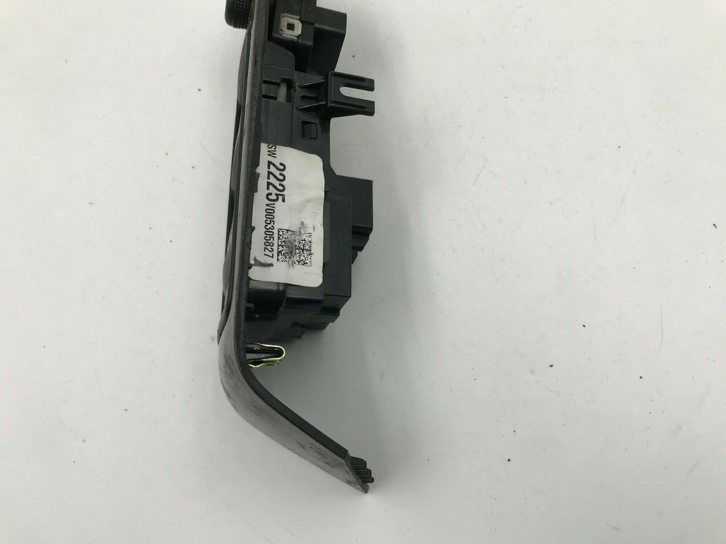 2014-2016 Chevrolet Malibu Master Power Window Switch OEM D02B29014