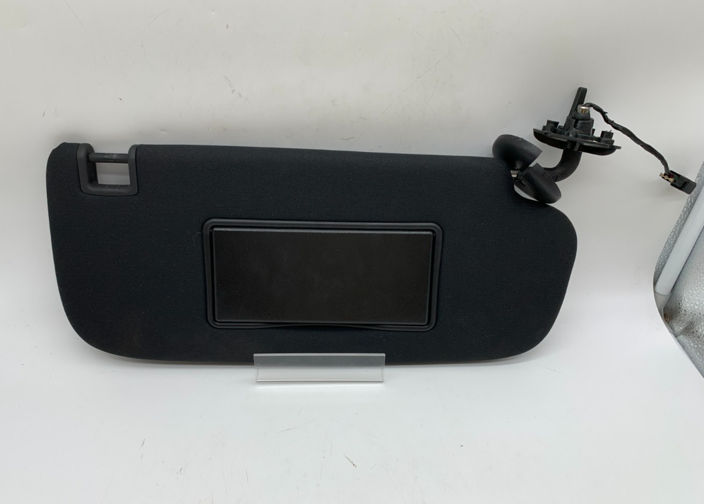2014-2022 Jeep Grand Cherokee Passenger Sun Visor Black Illuminated B01B32001