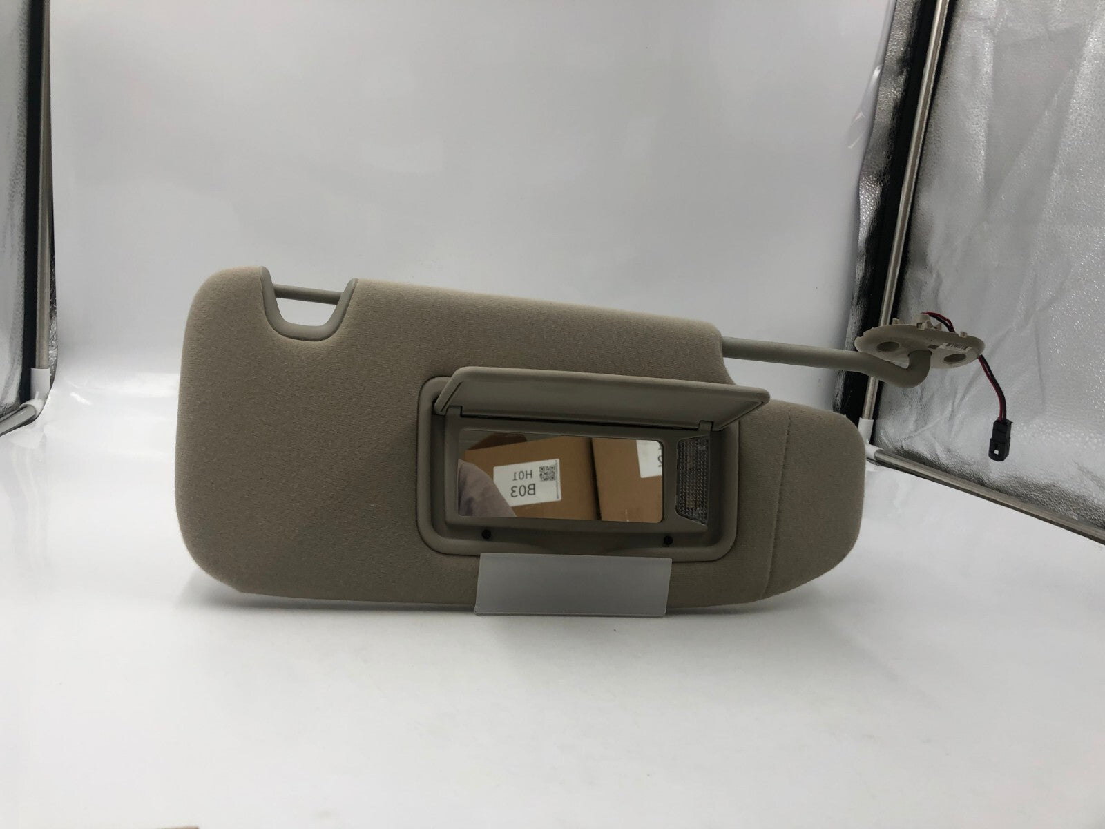 2006-2009 Ford Fusion Passenger Sun Visor Gray Illumination OEM A02B54046