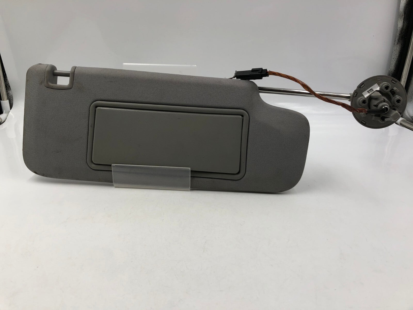 2016-2020 Chevrolet Malibu Passenger Sun Visor Illuminated OEM B01B02039