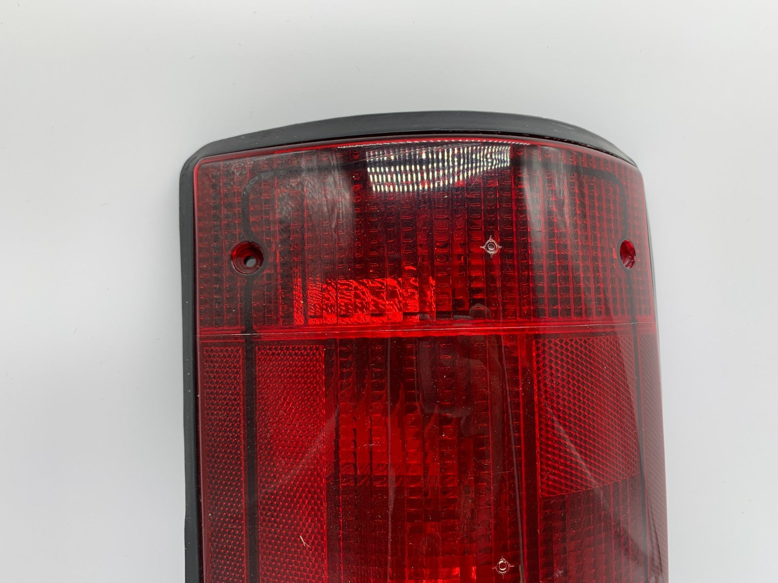 2005-2011 Ford E-150 Driver Tail Light Taillight Lamp OEM B03B45051