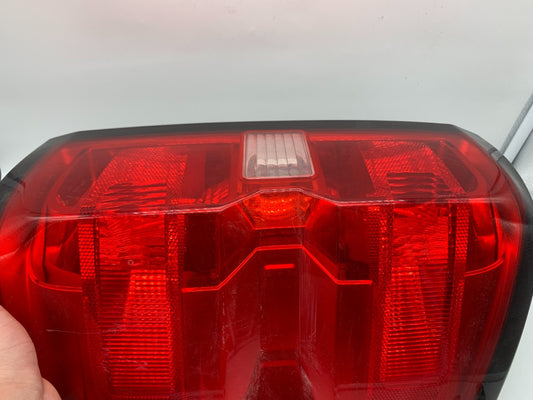 2014-2015 Chevrolet Silverado Passenger Side Tail Light Taillight OEM D02B30021