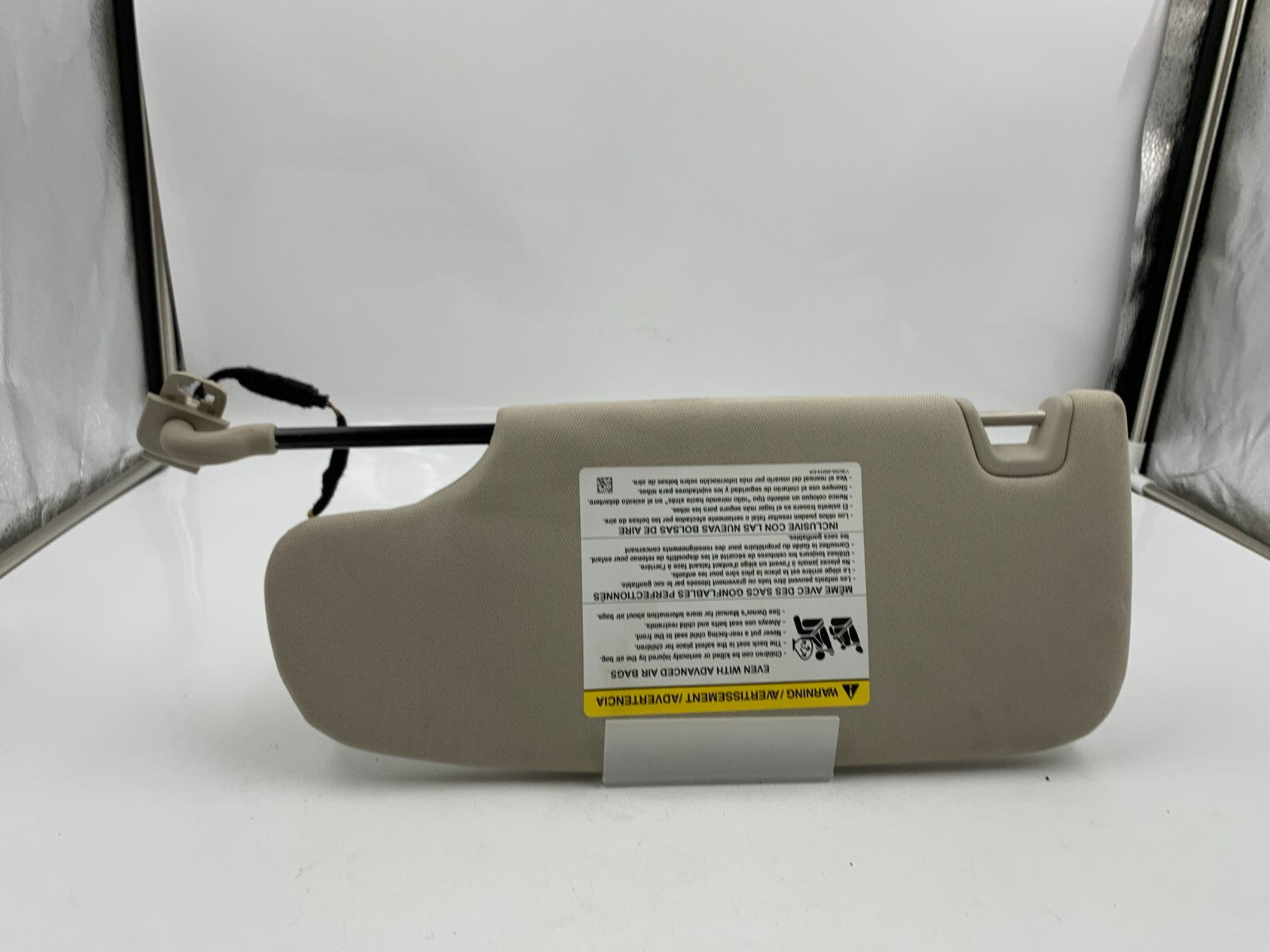 2015-2016 Ford Fusion Passenger Side Sun Visor Gray Illuminated OEM A02B40034