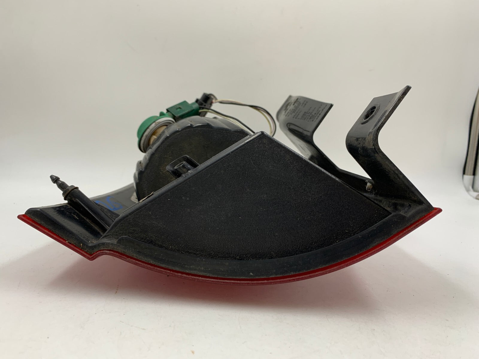 2004-2008 Chrysler Town & Country Passenger Side Tail Light OEM B02B55011